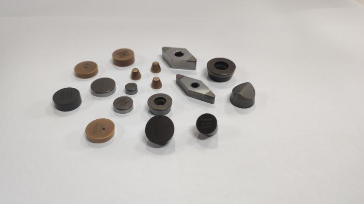 Halnn PCBN inserts for efficient turning of wind turbine bearings to solve large-size problems